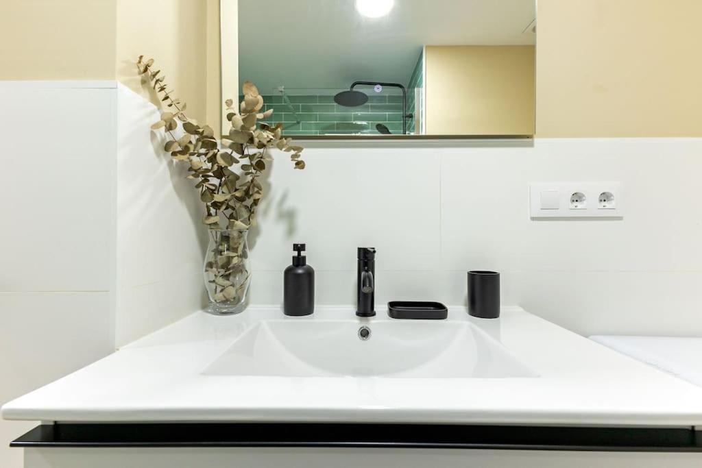 Apartamento New Reformada Con Excelente Ubicacion *